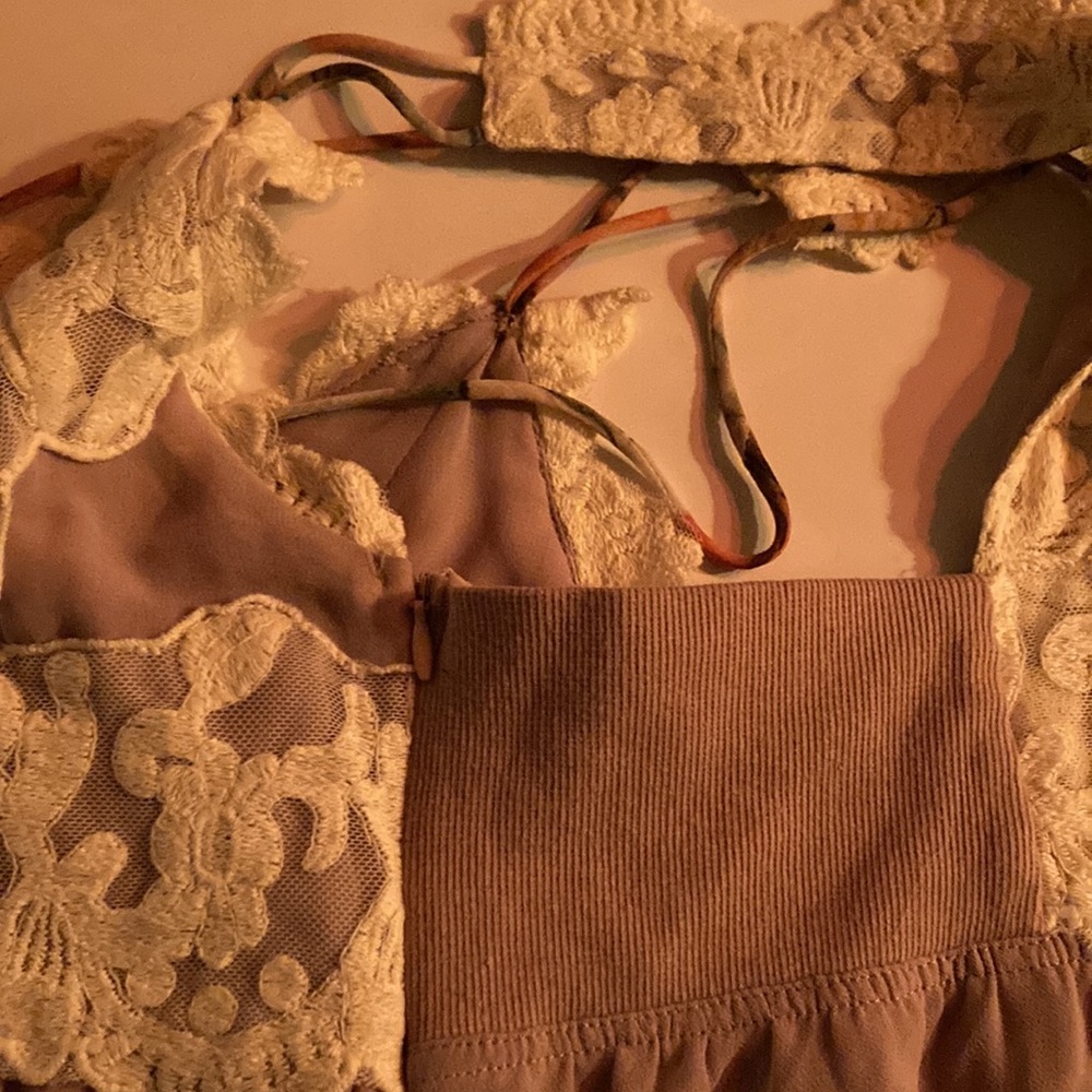 Gimmicks Buckle double strap drawstring mauve lace top - Picture 3 of 7